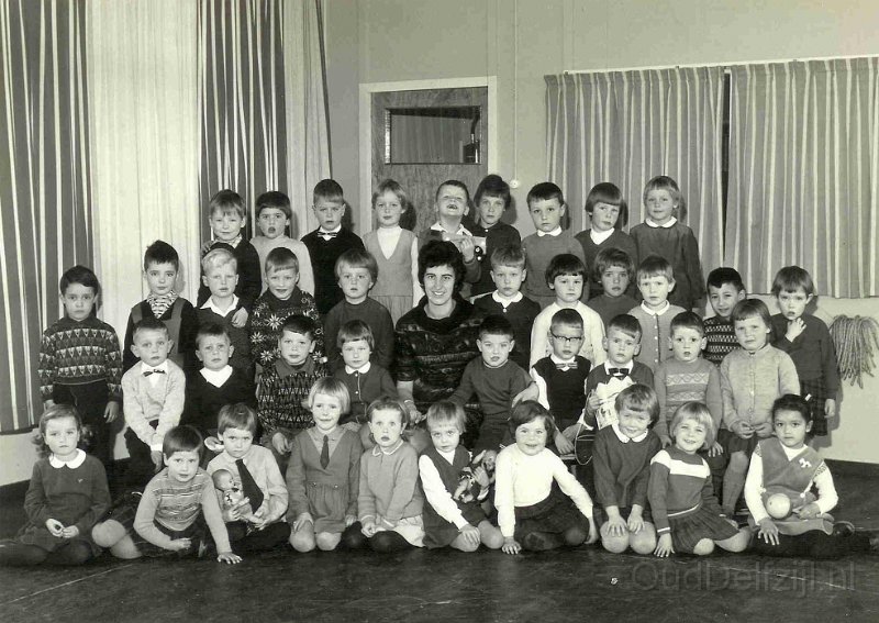 Schoolfoto kleuterschool Jupiter klas 1962 - 1963.jpg